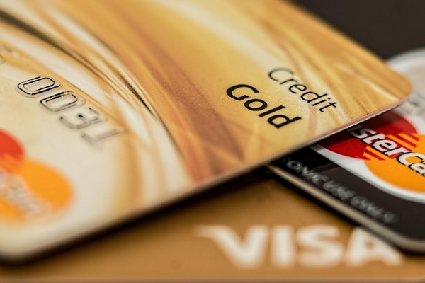 Capa do artigo Visa ou Mastercard: qual é a melhor bandeira de cartão?