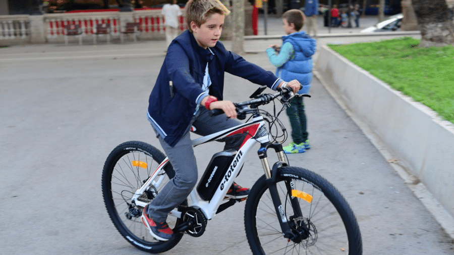 Capa do artigo Qual a diferença entre bicicleta elétrica e motorizada?