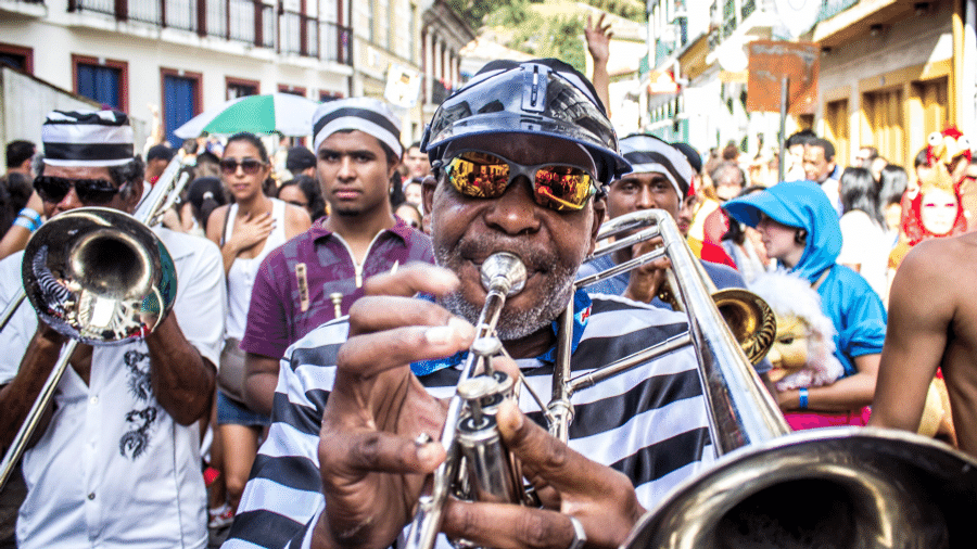 Capa do artigo 7 Destinos para curtir o carnaval de rua no Brasil