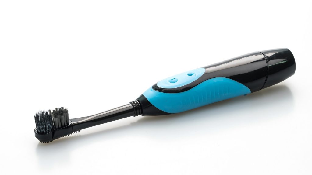 Vale a pena comprar escova dental elétrica? | Promobit