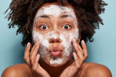 Capa do artigo Como economizar no skincare: dicas práticas para o dia a dia