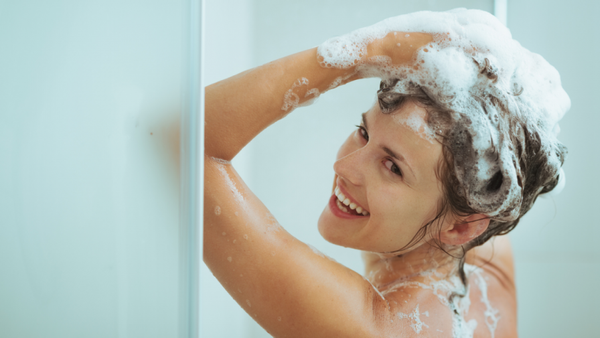 Capa do artigo Shampoo anti-resíduo: qual a utilidade e quando usar?