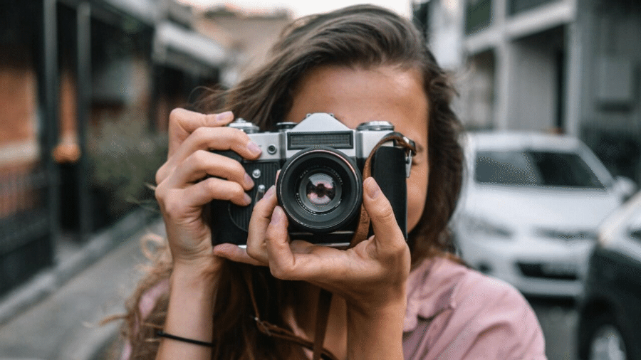 Capa do artigo Câmera DSLR, de ação ou instantânea: qual escolher para viagens?