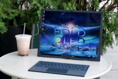 Capa do artigo Zenbook 17 Fold OLED: notebook com tela dobrável da ASUS