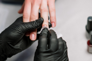 Capa do artigo Materiais para manicure iniciante: monte seu kit de atendimento