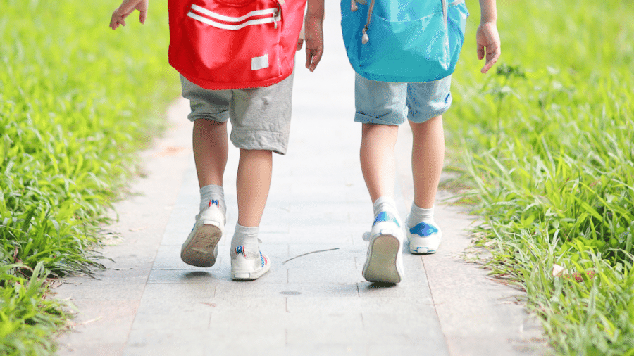 Capa do artigo Tênis para escola: melhores calçados para volta às aulas